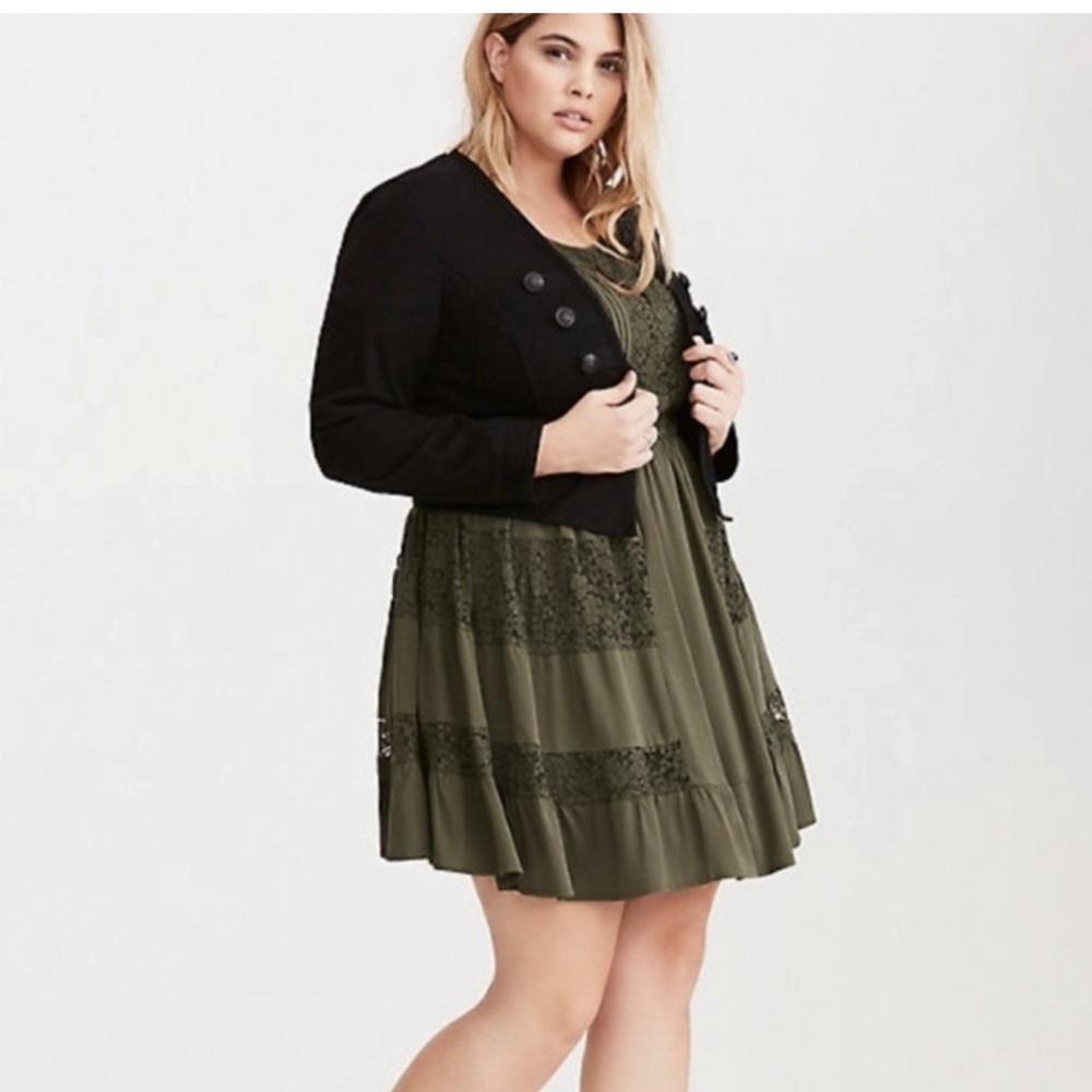 Torrid Military Style Twill Cropped Jacket Black Shrug with decorative buttons - Picture 3 of 8
